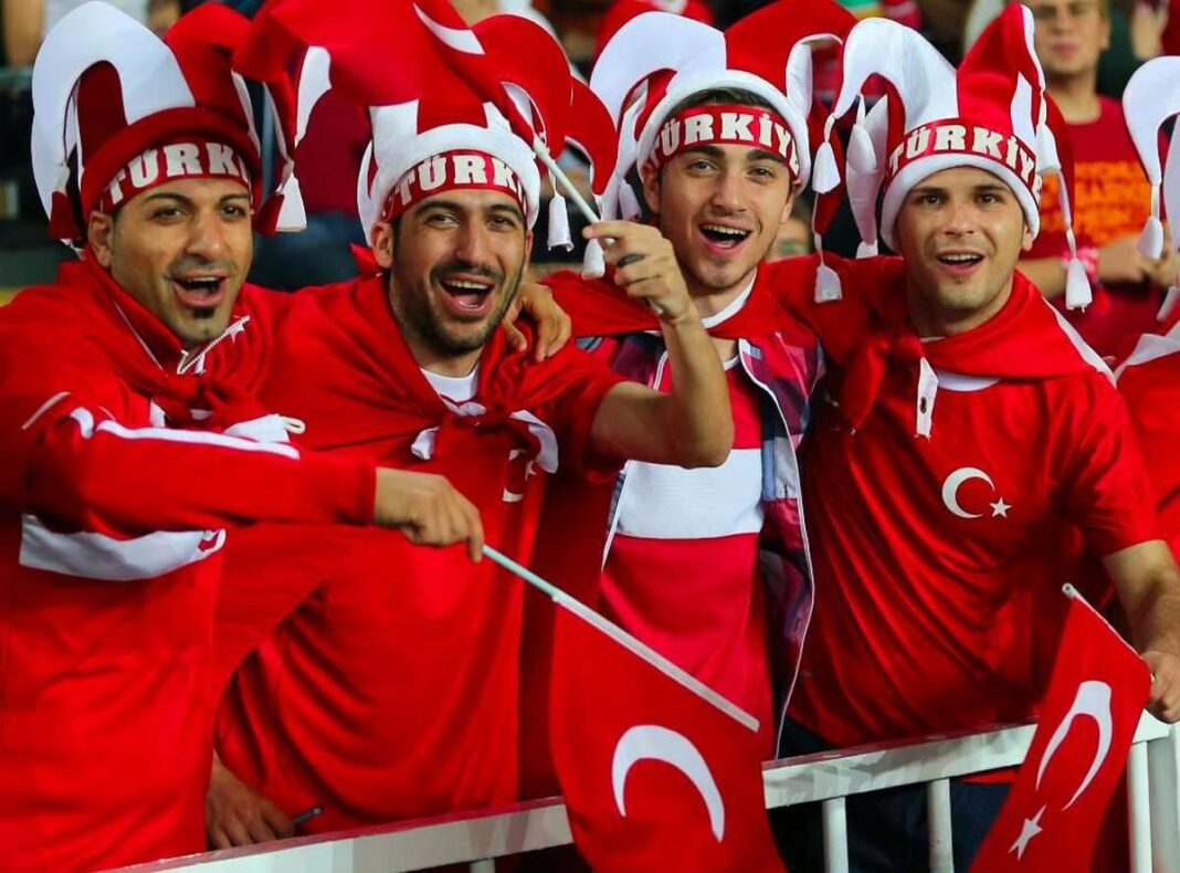 Туристка назвала 7 вредных привычек у турков, на которые «больно смотреть»