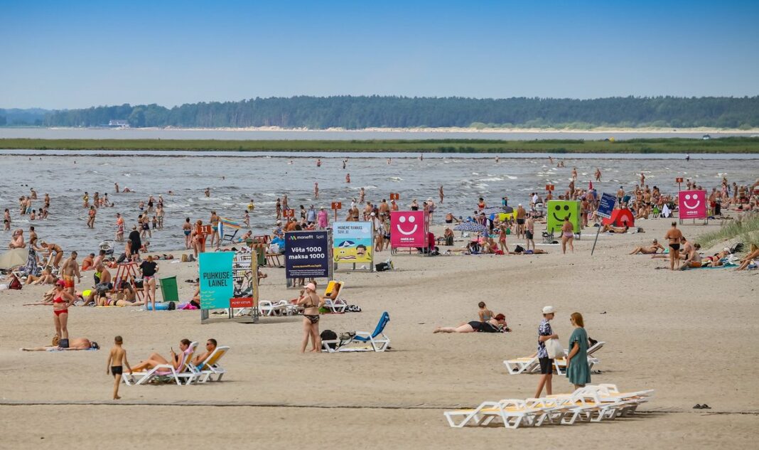 Літо, море, хмари: Що потрібно знати про відпочинок на пляжі?