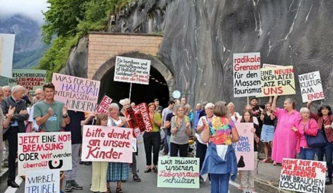 Ми не хочемо більше жодних туристів: ще одне європейське місто повстало проти туристів