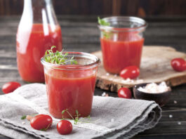 Чому вживаючим алкоголь і охочим схуднути треба щодня пити томатний сік: розкрито його неймовірну користь